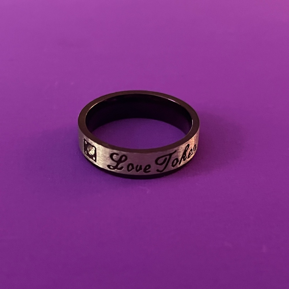 🆕Men’s size 11 ‘Love Token ring. Silver and purple. One tiny clear gem. NIB.